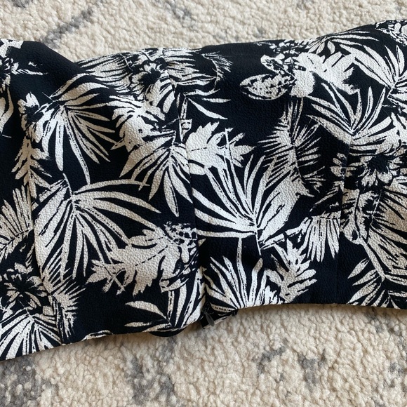 Forever 21 Palm Tree Shorts - Picture 4 of 4